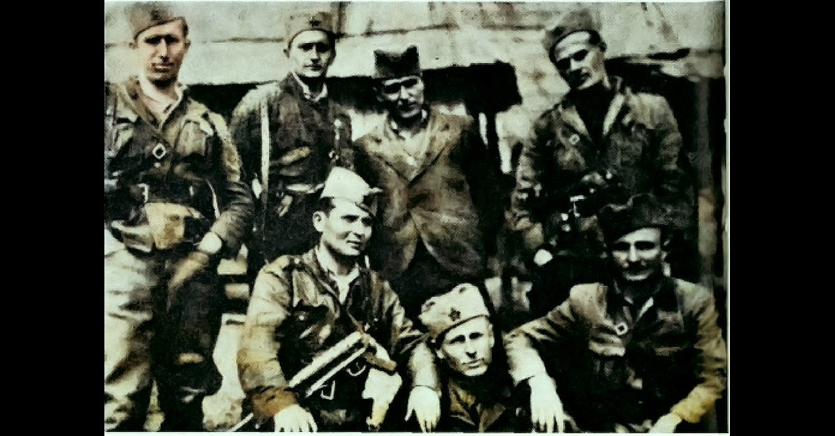 I NA DISCIPLINI, DRUŽE, POČIVA REVOLUCIJA<br src=