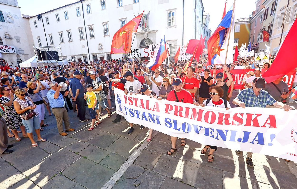 Vstala Primorska<br src=