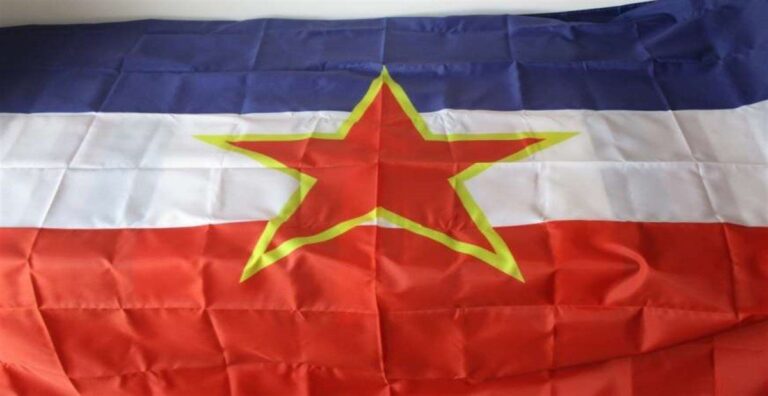 Budi ponosna Jugoslavijo<br src=