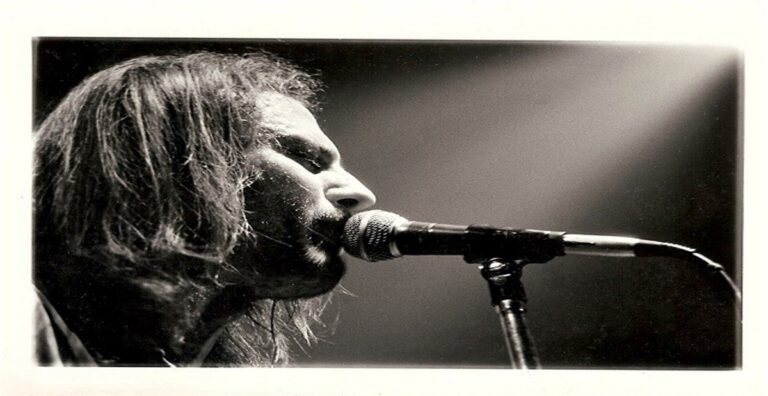 Branimir Johnny Štulić & Azra: Glas jedne generacije<br src=