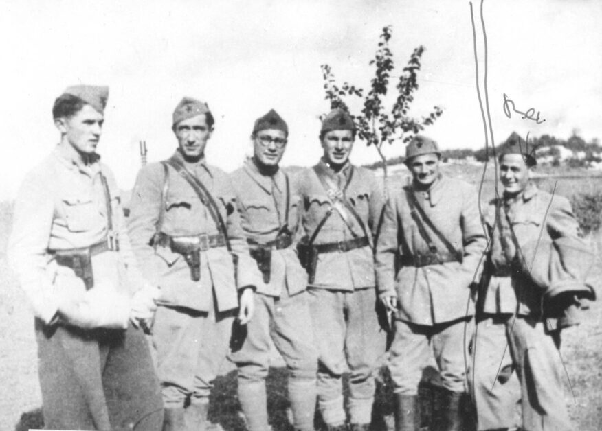 Komandant Štaba V operativne zone Veljko Kovačević i Komesar Štaba Lazo Gržetić s Viktorom Bubnjem i Rankom Mitićem u drugoj polovini 1942g.